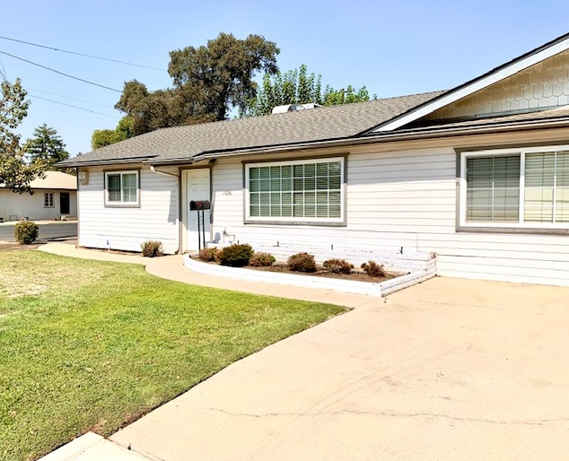 1526 W Mineral King Visalia CA 93291 FOR LEASE